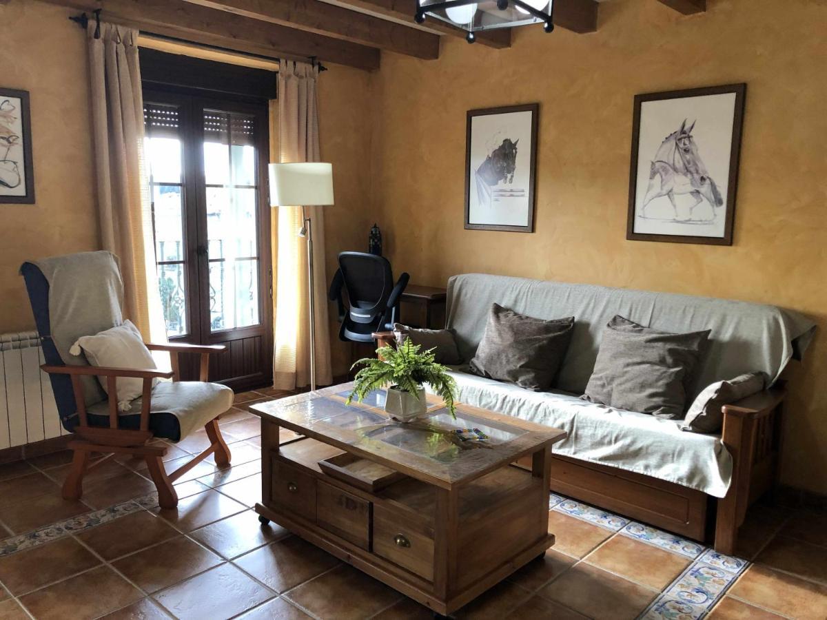 La Nava De Gredos Acogedor Piso Con Vistas Apartment Navarredonda de Gredos Ngoại thất bức ảnh