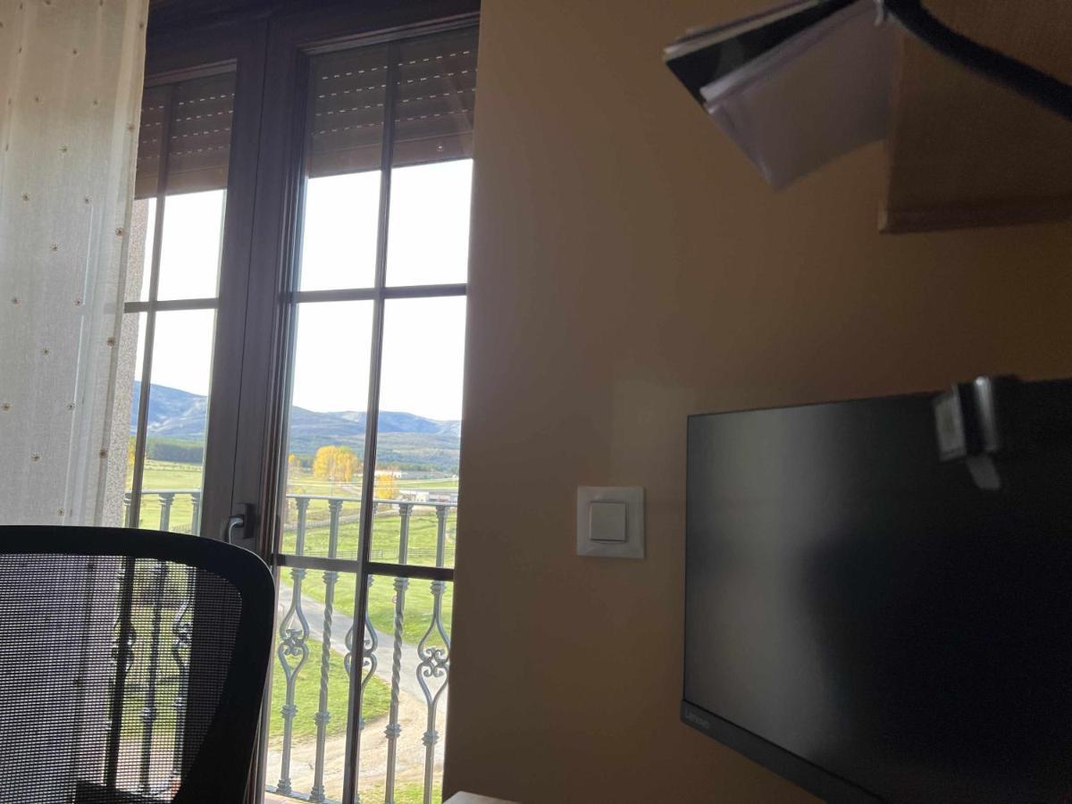 La Nava De Gredos Acogedor Piso Con Vistas Apartment Navarredonda de Gredos Ngoại thất bức ảnh